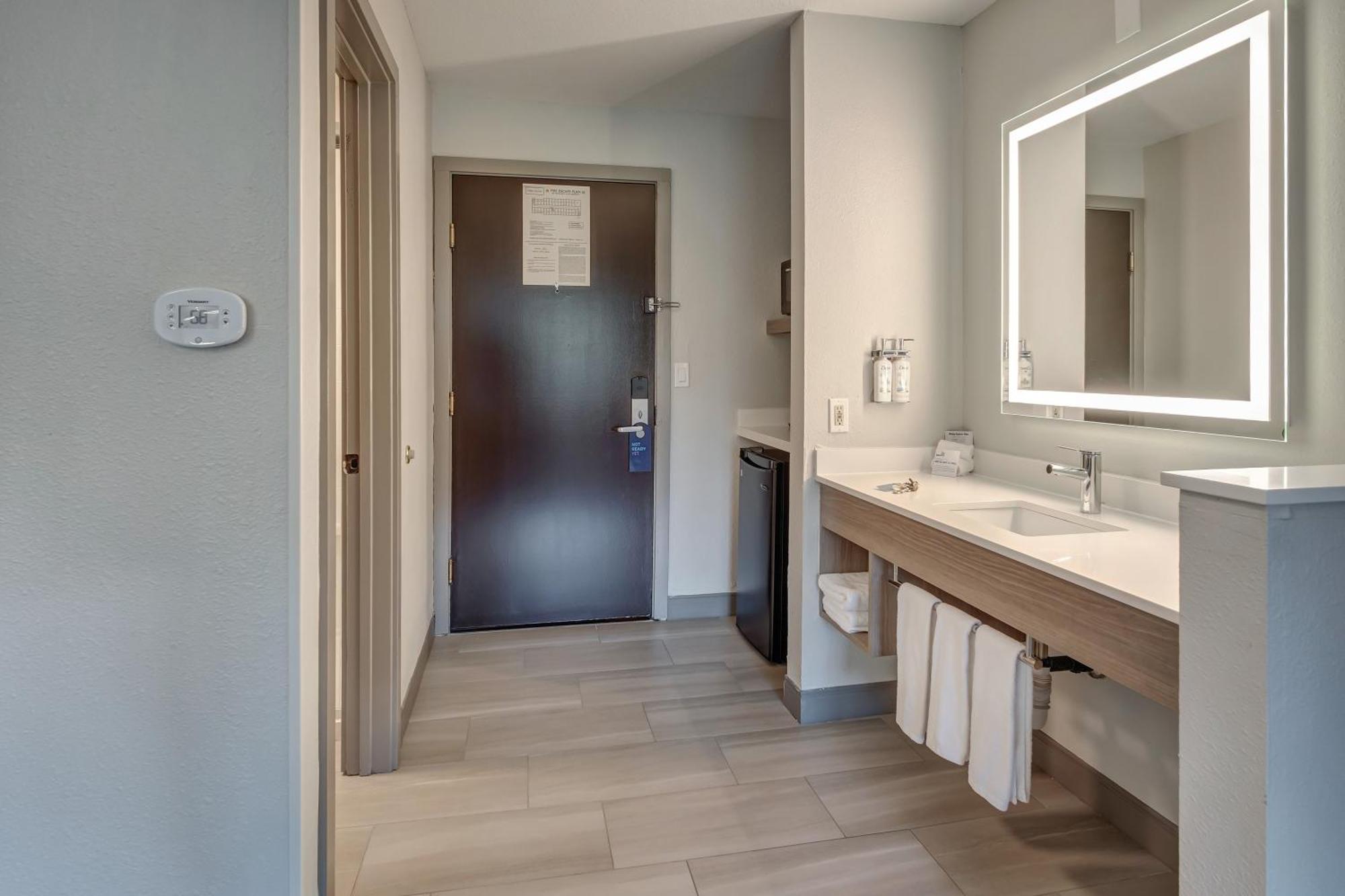 Holiday Inn Express Portland East - Columbia Gorge By Ihg Troutdale Exterior photo