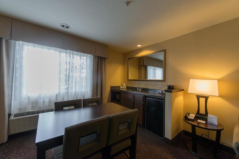 Holiday Inn Express Portland East - Columbia Gorge By Ihg Troutdale Exterior photo